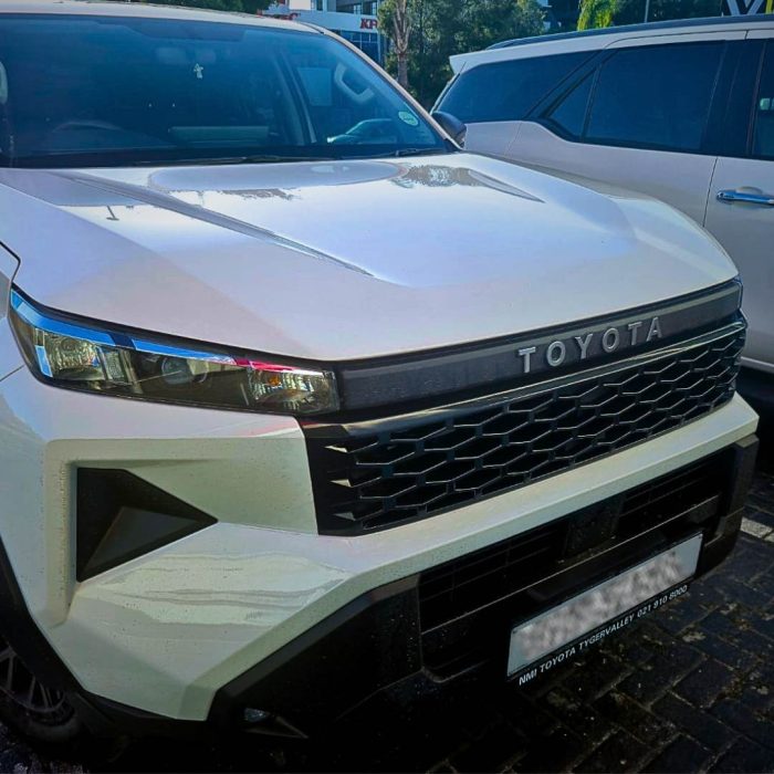 Toyota Hilux Travo 2026 SRX Raider Gloss Black Front Grille Upgrade