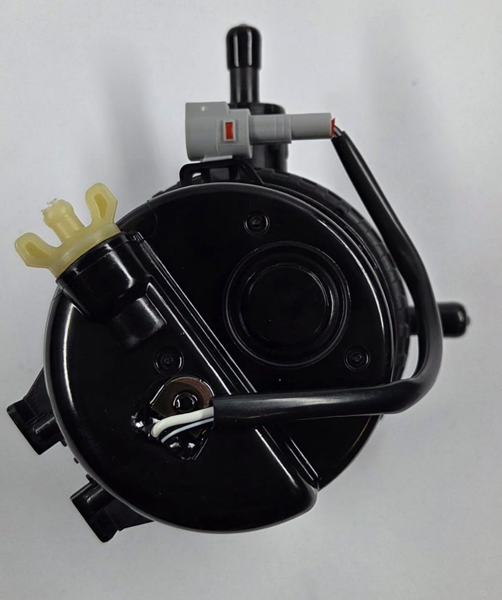 Toyota Hilux 2.5 and 3.0 D4D 2005 to 2014 Fuel Filter Housing Assembly with New Fuel Filter 23300-0L042